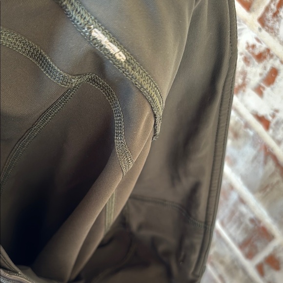 lululemon athletica Green Gator Cyber Pink Racer Stripe Cropped Leggings - Picture 11 of 12